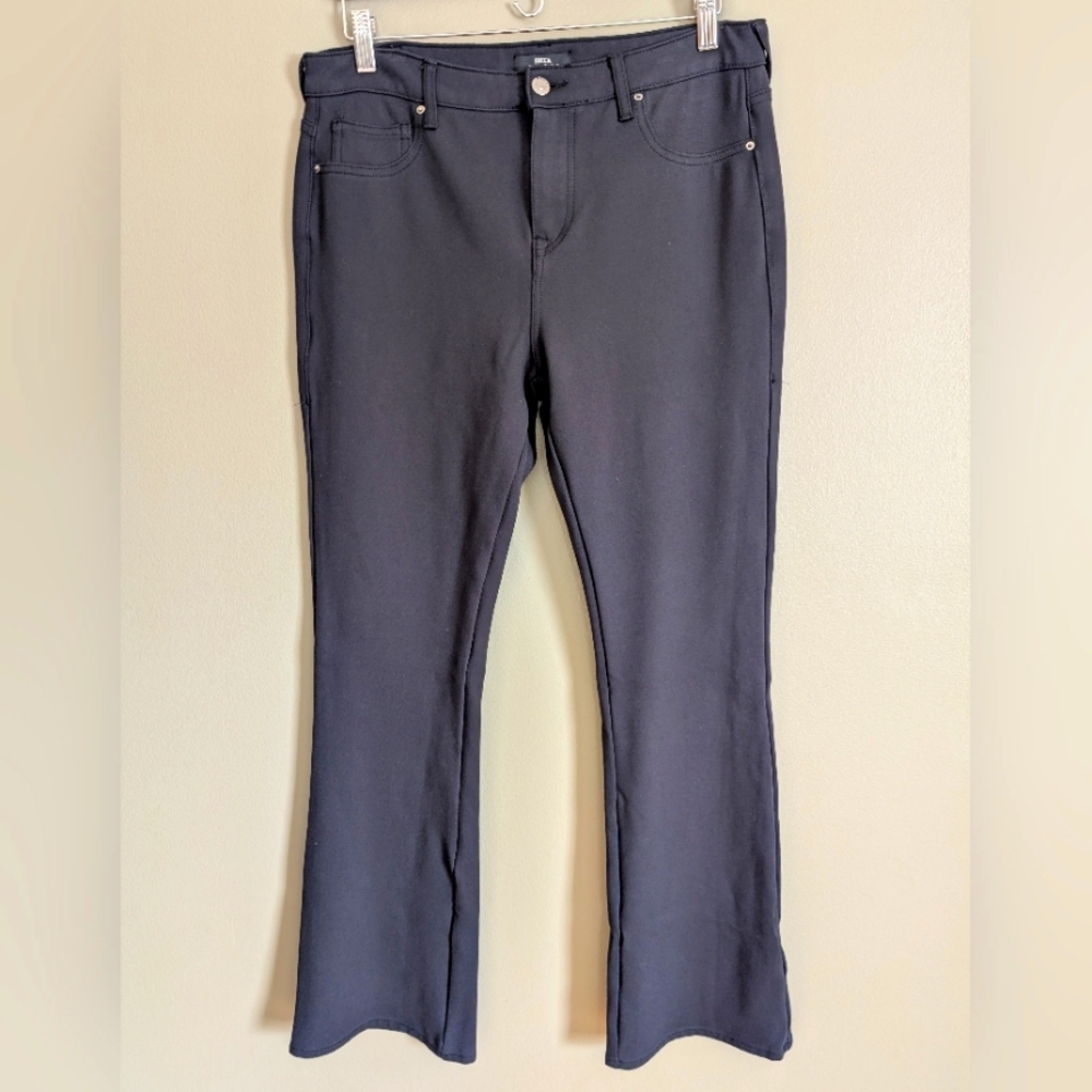 True Religion Becca Boot Cut Pants Size 32